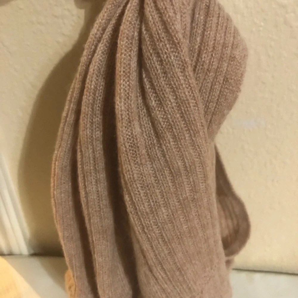 Martha Stewart luxury 2-ply cashmere light tan infinity scarf new‎
